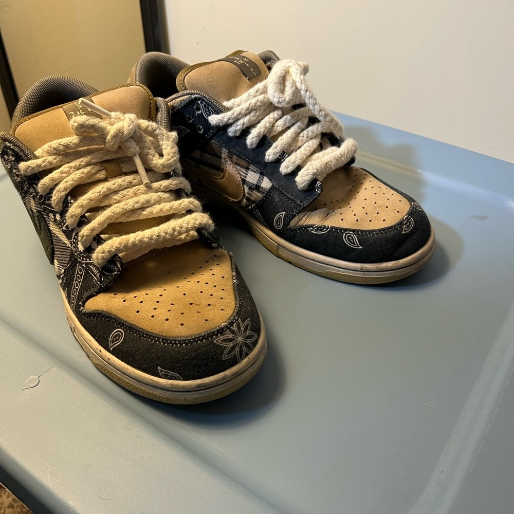 Travis Scott Nike Sb Dunks Size 9.5